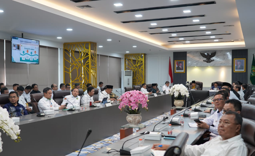 Gelar Rapat Bersama, Menag Minta Pejabat Pengadaan Barang dan Jasa Kemenag untuk Transparan dalam Bekerja
